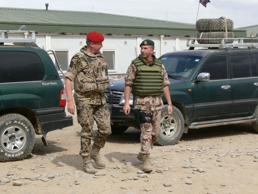 Lietuvos karių stovykloje Afganistane lankėsi aukšto rango NATO generolas