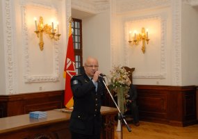 Pristatyta knyga apie Karo aviacijos šventes  - 1