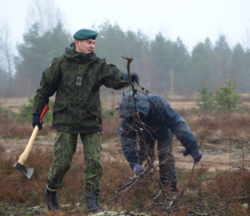 Pabradės poligone kariai tvarkė saugomą teritoriją NATURA 2000, kurioje gyvena viena didžiausių...