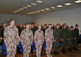 Kariuomenės vadas ir Jungtinio štabo viršininkas su artėjančiomis šventėmis pasveikino... - 3