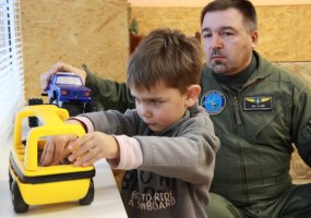 Lietuvių ir vokiečių karo aviatoriai aplankė Šiaulių apskrities kūdikių namų auklėtinius - 4