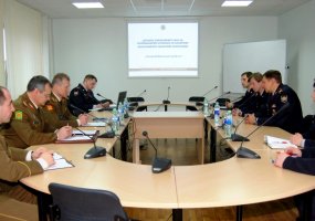 Susitiko Lietuvos kariuomenės ir Priešgaisrinės apsaugos ir gelbėjimo departamento vadovybė - 1