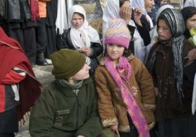 Hand-made caps from Lithuania will give warmth during severe winter for five thousand Afghan... - 2