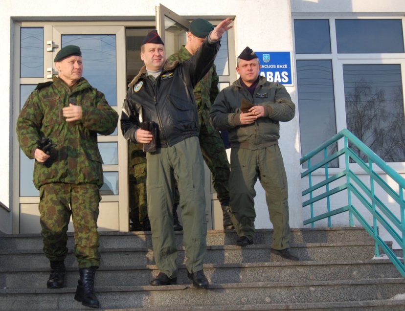 Lietuvos kariuomenės vadas tęsia karinių dalinių lankymą 