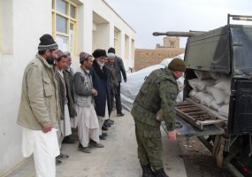 Vargingiausius Afganistano Goro provincijos gyventojus pasieks Lietuvos humanitarinė parama - 1
