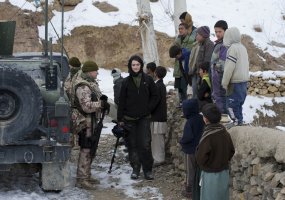 Lietuvos stovykloje Afganistane lankėsi NATO televizijos žurnalistė - 3