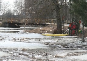 Kariai pašalino ledų sangrūdas Sanžilės upėje ir toliau teikia pagalbą Panevėžio rajone - 5