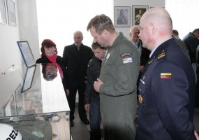Aviacijos bazėje surengta tarnyboje žuvusiems kariams skirta paroda „Paaukoję gyvybes Tėvynei“ - 1