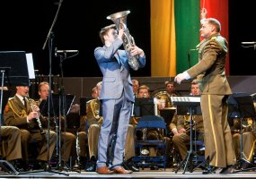 Lietuvos kariuomenės orkestras antrą kartą tapo visišku Lietuvos pučiamųjų instrumentų orkestrų... - 1