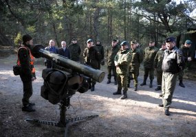 Lietuvos kariuomenės vadas Juodkrantėje stebėjo kovinio šaudymo iš oro gynybos sistemos  RBS-70... - 4