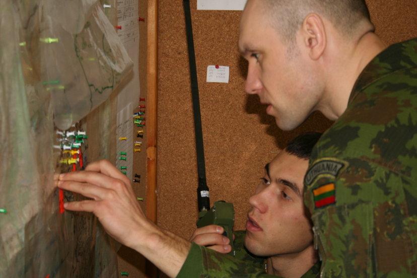 Nemenčinėje baigėsi Taikos meto užduočių operacinių pajėgų pratybos „Purpurinis lietus 2010“