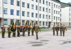 Mokomajame pulke prisiekė 49 Būtinųjų karinių mokymų dalyviai - 2