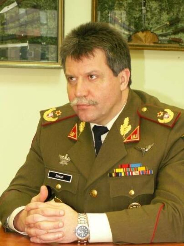 Sausumos pajėgų vadas brg. gen. J.V. Žukas dalyvaus NATO vadavietės Heidelberge vadų pasikeitimo...