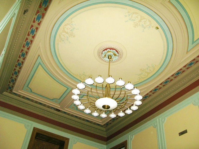 Baigiama Karinių oro pajėgų štabo centrinės laiptinės restauracija