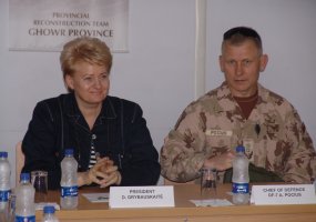 Afganistane tarnaujančius karius aplankė Lietuvos Respublikos Prezidentė - 1