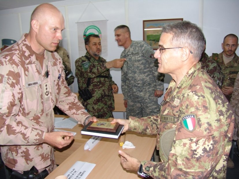 Goro provincijoje lankėsi NATO pajėgų ir Afganistano Nacionalinės Armijos atstovai