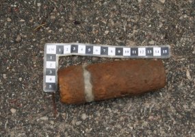 Kariai prašo gyventojus, radus sprogmenį, apie tai nedelsiant pranešti, bet sprogmenų į... - 2