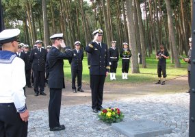 Tarptautinių pratybų „Atvira Dvasia 2010“ dalyviai Vokietijos ir Rusijos karių kapinėse pagerbė... - 2