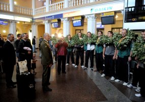 Vilniuje sutikti sidabro medalius Seule iškovoję kariai  - 4