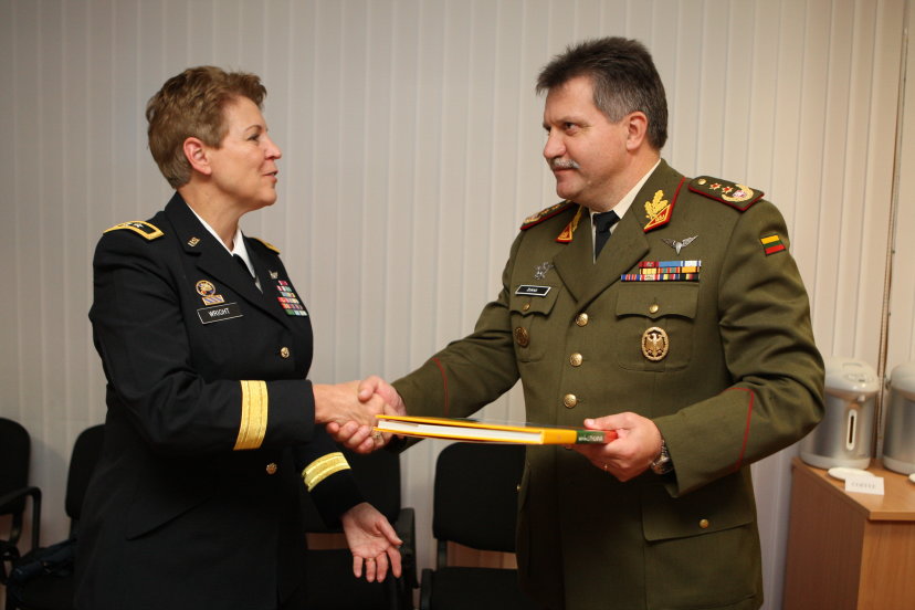   JAV gen. mjr. Jessica L. Wright susitiko su Sausumos ir Krašto apsaugos savanorių pajėgų vadovybe