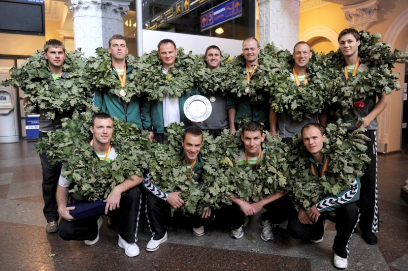 Vilniuje sutikti sidabro medalius Seule iškovoję kariai 