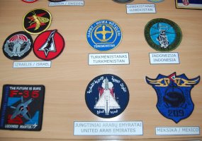 Aviacijos bazėje - karinių antsiuvų ekspozicija - 2