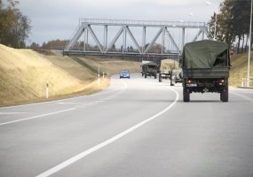 Lietuvos kariai atvyko į tarptautines pratybas „Kardo kirtis - 1