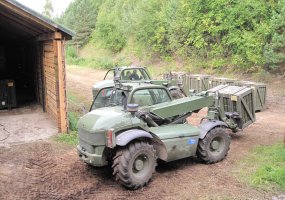 Kariuomenės logistai ruošiami dirbti autokrautuvų vairuotojais  - 1