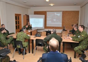 Buvo tikrinamas Lietuvos kariuomenės pasirengimas saugoti oro erdvę virš Ignalinos atominės... - 1