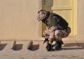 Goro provincijos saugumo pajėgos PAG kariams perdavė didelį kiekį sprogmenų ir šaudmenų - 3