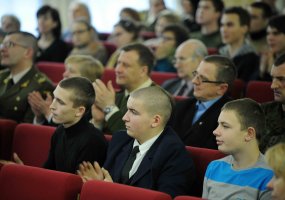 Karininkų ramovėje Vilniuje pristatyta knyga apie 1941 m. birželio sukilimą  - 2