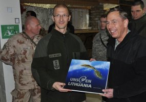 Goro provincijoje lankėsi Tarptautinių saugumo paramos pajėgų Afganistane vadas gen. Davidas... - 5