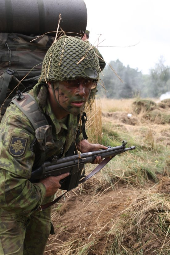 Kariuomenės atstovai ir pramoninkai sutarė bendradarbiauti sprendžiant savanorių karo tarnybos ir...