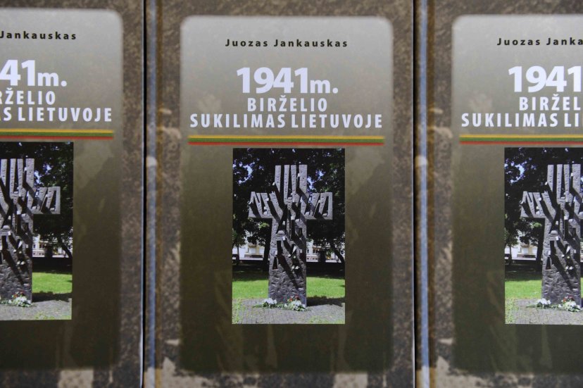 Karininkų ramovėje Vilniuje pristatyta knyga apie 1941 m. birželio sukilimą 