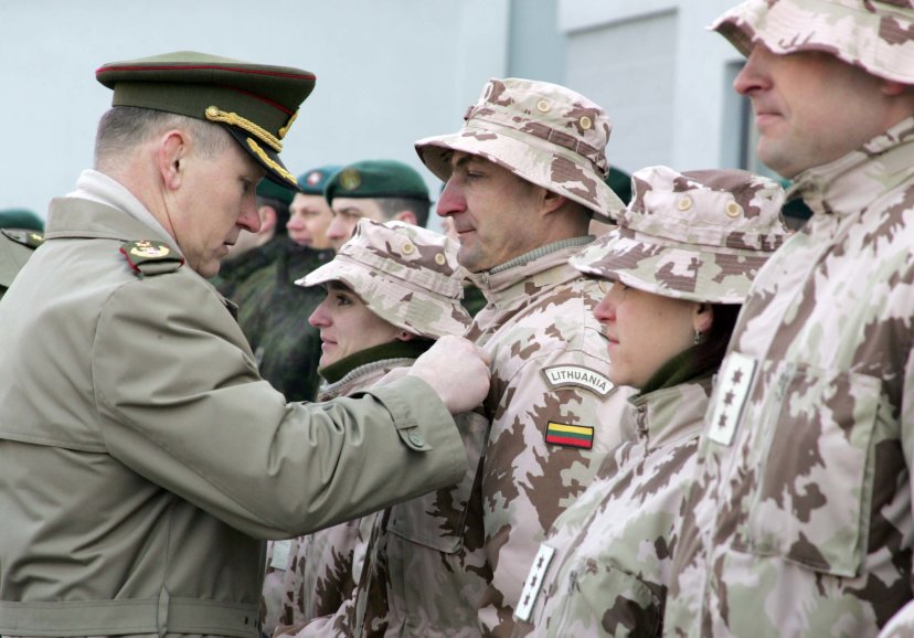 Vilniuje sutikti iš tarptautinės misijos Afganistane grįžę Nacionalinio paramos elemento kariai