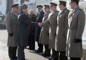  Suomijos kariuomenės vadas susitiko su krašto apsaugos ministerijos ir kariuomenės vadovybe - 2