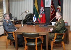  Suomijos kariuomenės vadas susitiko su krašto apsaugos ministerijos ir kariuomenės vadovybe - 4
