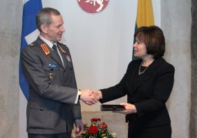  Suomijos kariuomenės vadas susitiko su krašto apsaugos ministerijos ir kariuomenės vadovybe - 5