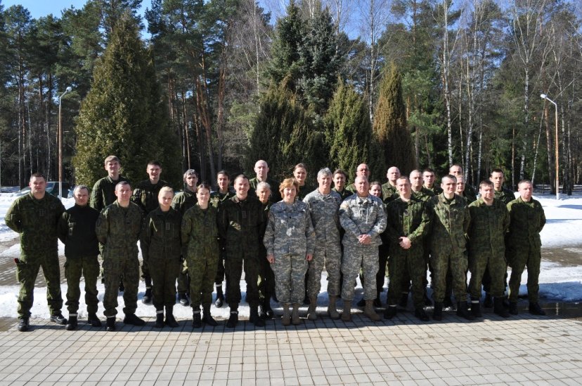 Sausumos pajėgų Mokymo centre Civilių ir karių bendradarbiavimo kursą vedė instruktoriai iš JAV