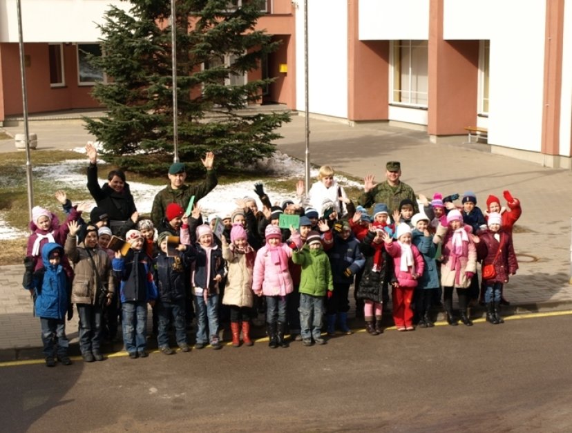 Kovinio rengimo centre lankėsi moksleiviai iš Nemenčinės Gedimino gimnazijos