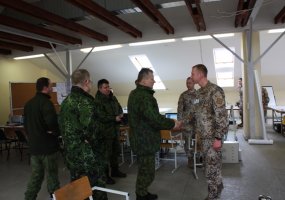 Lietuvos kariuomenės vadas susitiko su Rukloje vykstantiems mokymams vadovaujančiu  Danijos... - 1