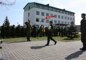Lietuvos kariai prisimena tarptautinėje misijoje žuvusį vyr. ltn. Normundą Valterį - 5