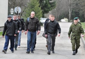 Dešimtuosius Būtinuosius karinius mokymus pradeda 55 jaunuoliai  - 1
