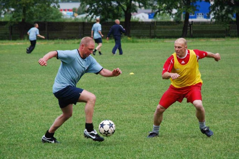 Futbolo aikštėje - į Afganistaną išvykstančių karių ir Lietuvos futbolo čempionų draugiškos...