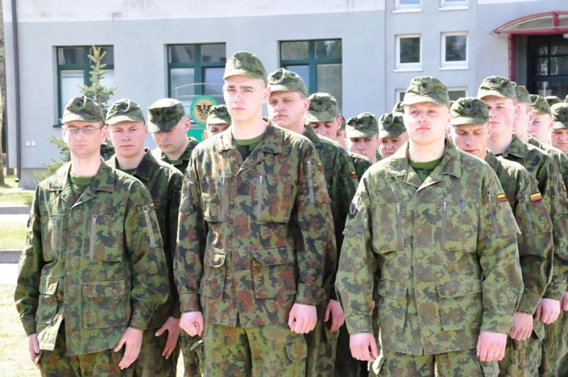 Dešimtuosius Būtinuosius karinius mokymus pradeda 55 jaunuoliai 
