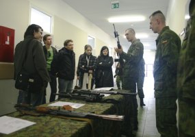Lietuvos didžiojo kunigaikščio Gedimino štabo batalione lankėsi grupė Vilniaus universiteto... - 3