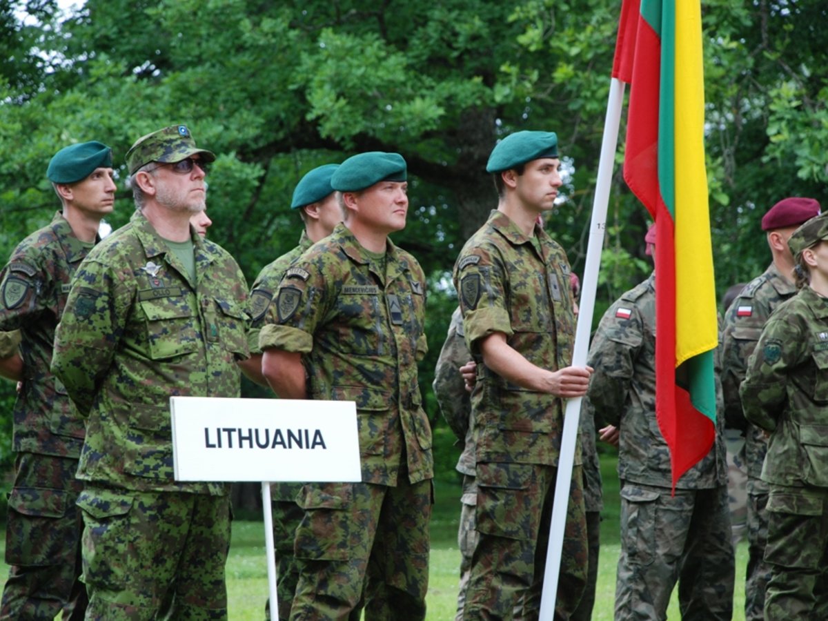Lietuvos komanda tarptautinėse desantinių pajėgų varžybose - penkta ...