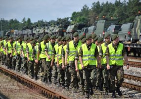 Pabradės poligone susirinko devynių valstybių kariai, tarptautinių pratybų „Gintarinė viltis... - 1