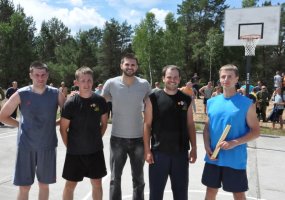 Basketball player Linas Kleiza and strongman Žydrūnas Savickas expressed solidarity with... - 5