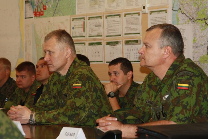 Lithuanian Chief of Defence Visits Amber Hope 2011 Participants